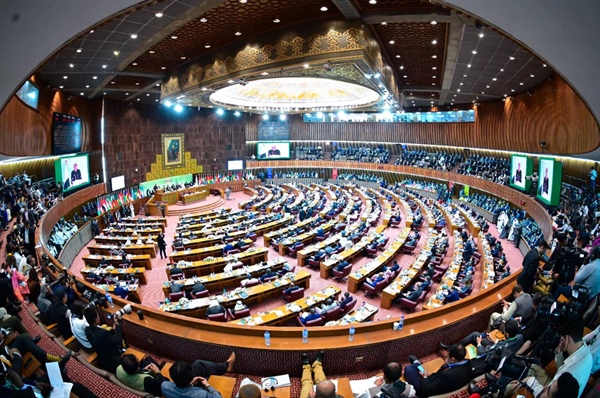 الوزير المالكي يشارك في اعمال الدورة الثامنة والأربعين لمجلس وزراء خارجية منظمة التعاون الإسلامي