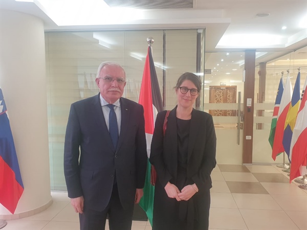 الوزير د. المالكي يطلع وزيرة الدولة لشؤون التعاون والتنمية الدولية السويدية على آخر التطورات