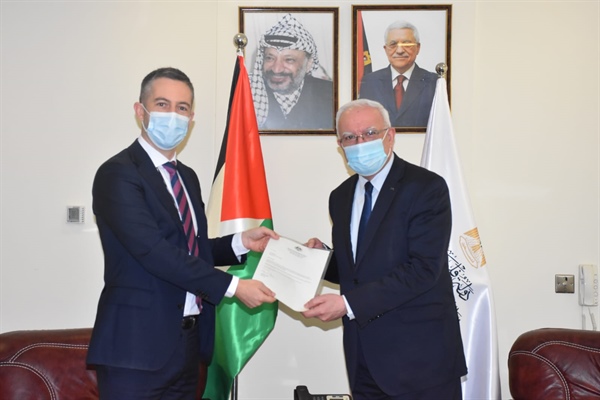 الوزير د. المالكي يتسلم  أوراق اعتماد ممثل أستراليا الجديد لدى دولة فلسطين