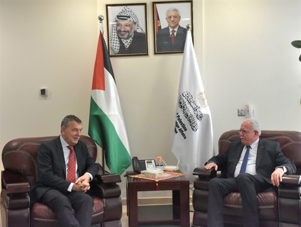 الوزير د. المالكي يلتقي مفوض عام وكالة غوث وتشغيل اللاجئين الفلسطينيين في الشرق الأدنى (الأونروا)