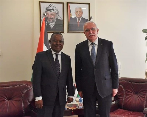 المالكي يلتقي بوفد كنسي من جنوب افريقيا
