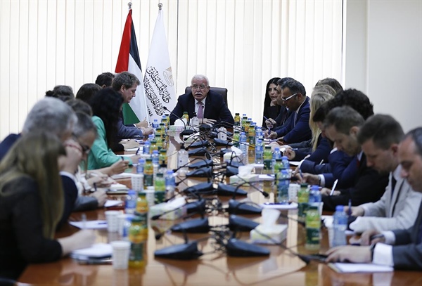 الوزير د.المالكي يطالب الاتحاد الأوروبي بالتحرك لوقف الانتهاكات الإسرائيلية المتصاعدة