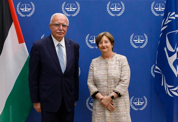 المالكي يلتقي سيلفيا فرنانديز دي جورمندي رئيس جمعية الدول الأطراف للمحكمة الجنائية الدولية في لاهاي