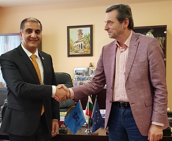 السفير المذبوح يلتقي رئيس اتحاد نقابات العمال البلغار