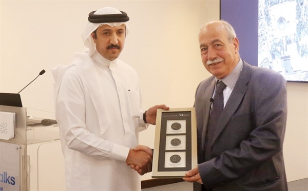 د. الشيخ عبدالله بن أحمد: فلسطين والقدس قضية البحرين والعرب الأولى