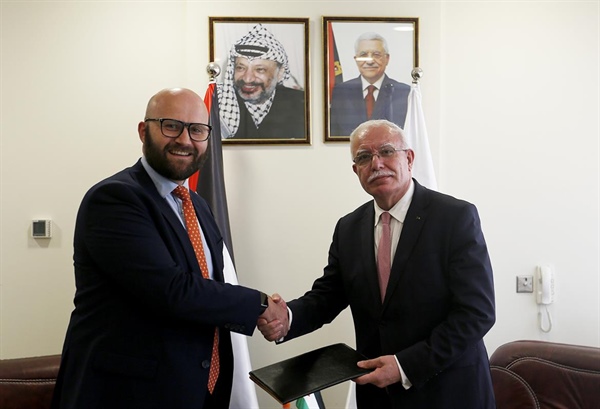 الوزير د. المالكي يتسلّم  أوراق تعيين ممثل صندوق الأمم المتحدة للسكان