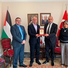 السفير مصطفى يستقبل وفدا من غرفة تجارة وصناعة القدس