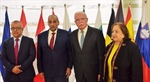 الوزير المالكي يوقع مذكرة تفاهم مع الوزير زيارة وبحضور الوزيرة كيلة وممثل وزارة المالية لتنفيذ مشروع اعادة بناء مستوصف الرمال في غزة بتمويل من الحكومة الماليزية