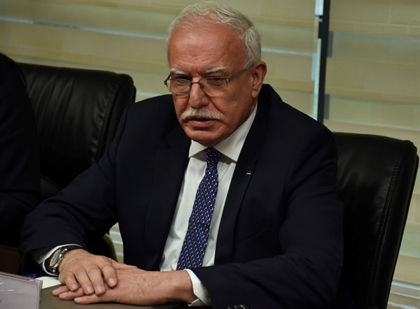 اتصال هاتفي بين وزير الخارجية والمغتربين الدكتور رياض المالكي وسمو الأمير فيصل بن فرحان وزير خارجية المملكة العربية السعودية.
