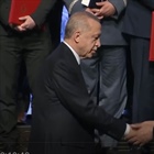 الرئيس التركي اردوغان يكرم دولة فلسطين ويمنح فريقها للتدخل والاستجابة العاجلة وسام الجمهورية التركية للتضحية وشهادة التقدير