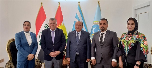 السفيرحزوري يزور حزب الإصلاح التركماني مهنئا بالذكرى ال 18 لتأسيسه