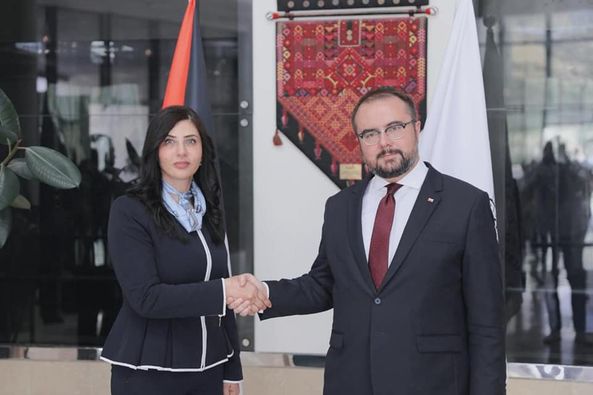 جلسة مشاورات سياسية بين فلسطين وبولندا