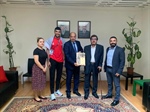 ضمن تصفيات بطولة العالم لألعاب القوى..سفارة دولة فلسطين لدى المجر تكرم رئيس الاتحاد الفلسطيني لألعاب القوى والعداء دويدار