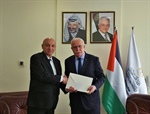 الوزير د. المالكي يتسلم نسخة من أوراق اعتماد سفير جمهورية أذربيجان لدى دولة فلسطين