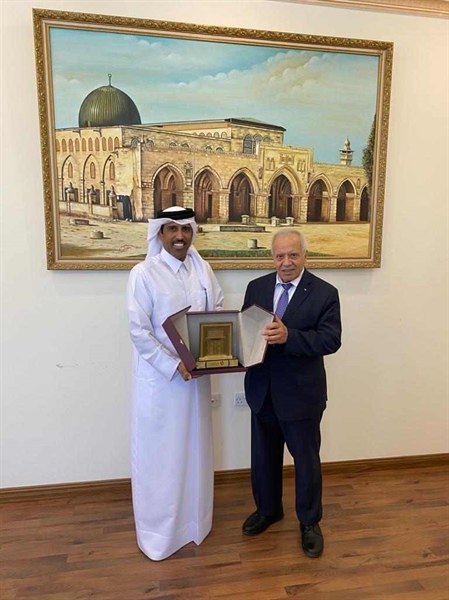 السفير غنام يستقبل أمين عام مجلس الشورى القطري ورئيس جمعية الأمناء العامين للبرلمانات العربية