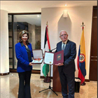 بإسم السيد الرئيس محمود عباس، الوزير المالكي يقلد وزيرة خارجية كولومبيا السابقة نجمة الاستحقاق من وسام دولة فلسطين