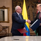 Minister of foreign affairs, Colombian counterpart sign 4 cooperation agreements