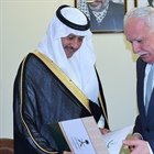 الوزير المالكي يتسلم نسخة من اوراق اعتماد سفير المملكة العربية السعودية والقنصل العام في القدس غير مقيم لدى دولة فلسطين